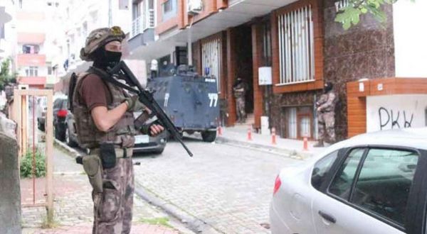İstanbul’da helikopter destekli polis baskını