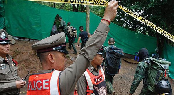 Tayland'da mağarada mahsur kalan çocuklardan 5'i kurtarıldı