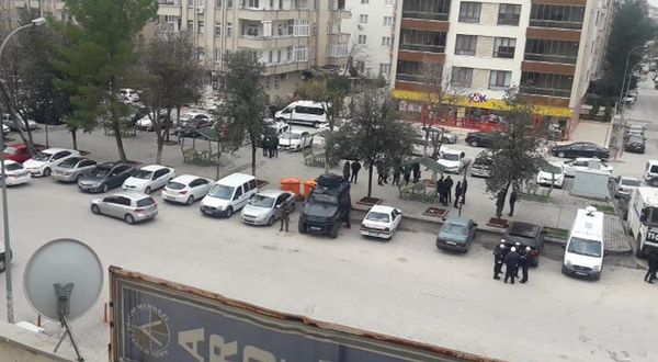 Antep'te HDP binasına polis ablukası