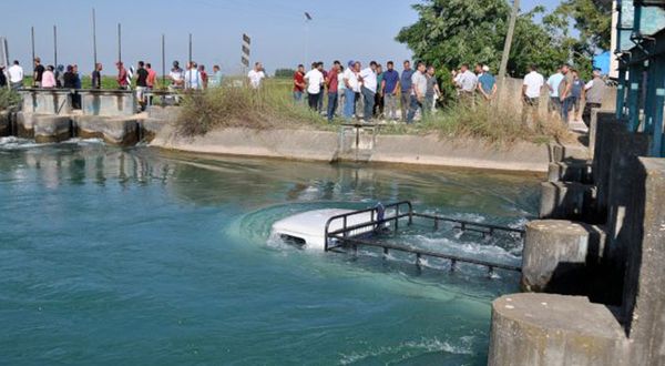Kanala düşen beş kişiyi kurtaran sürücü boğuldu