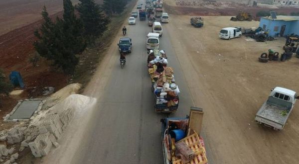 İdlib operasyonu: Onbinlerce kişi Türkiye sınırına doğru hareket halinde