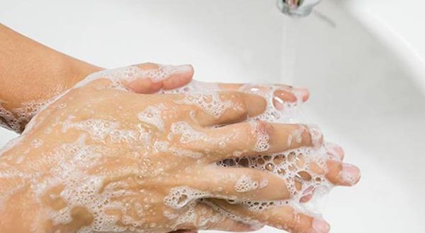 Koronaya karşı kişisel hijyende kolonya mı daha çok etkili sabun mu?