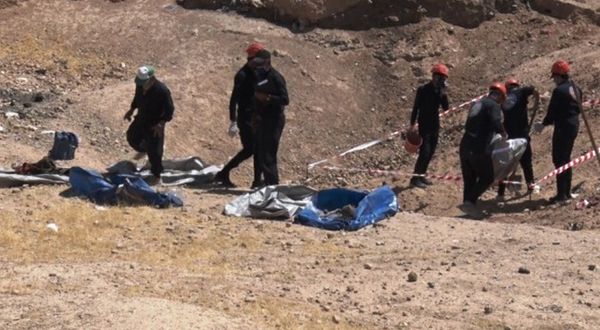 Rakka'da 25 toplu mezar: 5 bin 900 cenaze bulundu