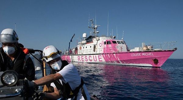 Banksy'nin fonladığı gemi göçmenleri kurtarmak için Akdeniz'de