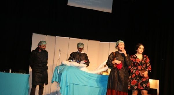 Kürtçe tiyatro oyunu 'Bêrû', şimdi de Urfa'da yasaklandı