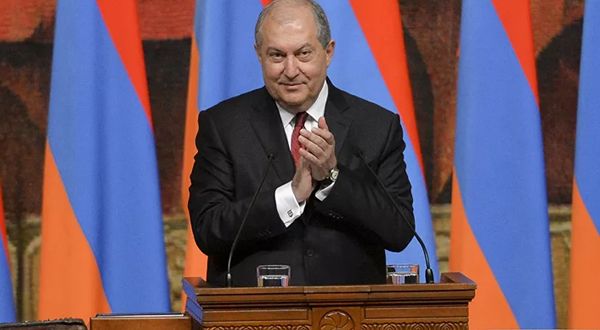 Ermenistan Cumhurbaşkanı, Genelkurmay Başkanı Gasparyan'ı görevden almayı reddetti