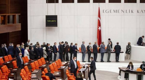 Emeklilere bayramda 1500 TL ikramiye teklifi, AKP ve MHP'nin oylarıyla reddedildi