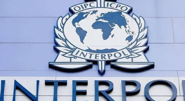 'Kıbrıs’a Interpol girse hükümet kalmaz, o duvarı Kıbrıs'ta örmüşler'