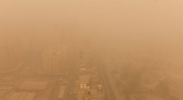 Cezayir’i kum fırtınası vurdu