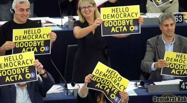 Avrupa Parlamentosu ACTA’yı reddetti
