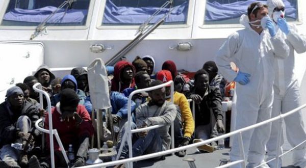 Göçmen teknesinde Hristiyan oldukları gerekçesiyle 12 kişi öldürüldü