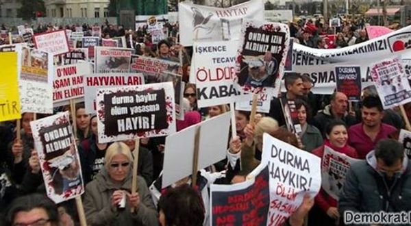 Hayvanseverler Kadıköy'de toplandı