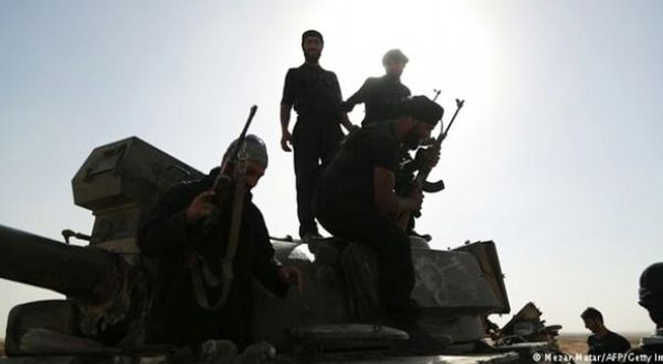 IŞİD ilerliyor: Suriye-Irak arasındaki son sınır kapsını da ele geçirdi