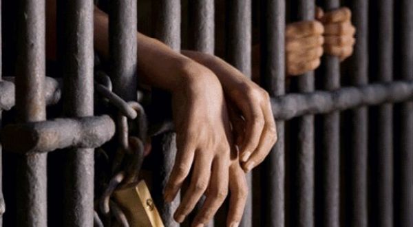Müebbet hapis cezası alan mahkumlara çalar saatli işkence
