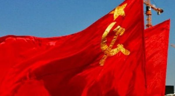 Rusya'da Sovyet bayrağına geri dönülsün kampanyası