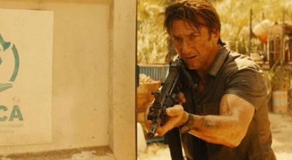 Sean Penn: IŞİD'in baş kesme videolarını izliyorum