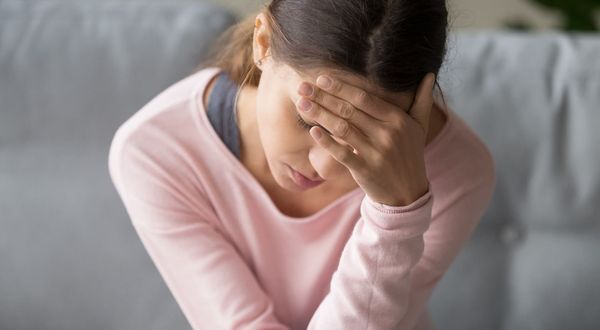 Migren ataklarını tetikleyen 7 kritik faktör