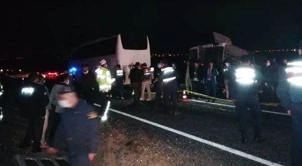 Nevşehir'de iki otobüs çarpıştı: 27 yaralı