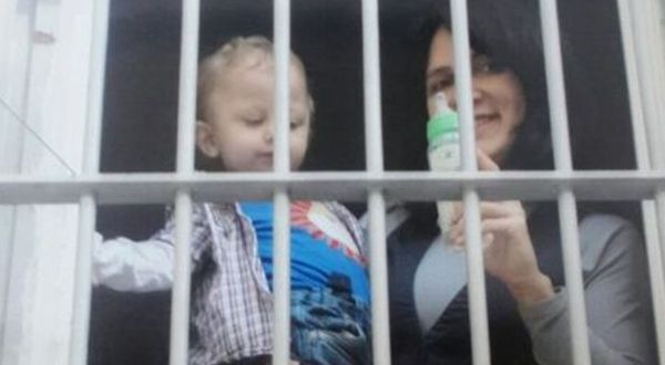 '345 çocuk, 780 bebek anneleriyle birlikte cezaevinde'