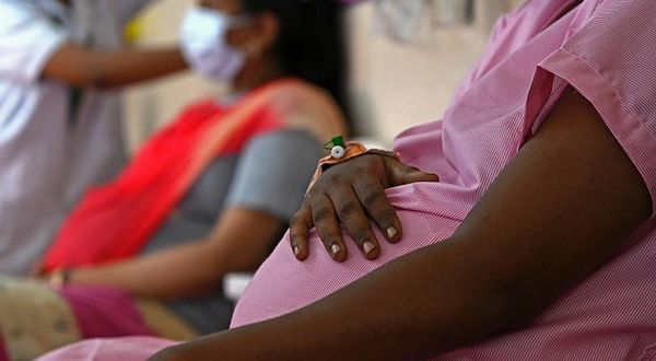 Covid-19: Hamilelerde ölü doğum riski normalden daha yüksek