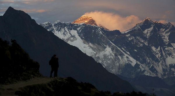 Everest'te kaybolan üç dağcının cesedine ulaşıldı