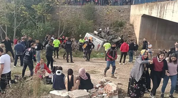 Gebze'de öğrenci servisi dereye düştü: Çok sayıda yaralı var
