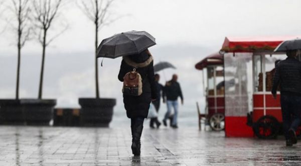İstanbul'da kuvvetli rüzgar nedeniyle eğitime ara verildi