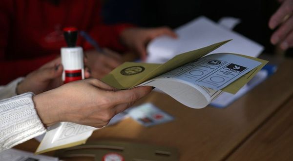 Yöneylem Araştırma: AKP 2002'deki oy seviyesinin altına indi