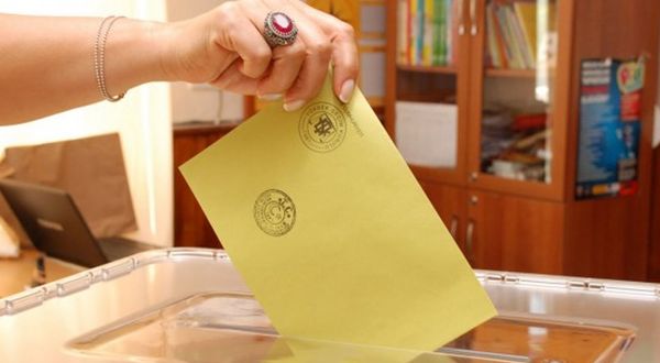 Son seçim anketi: Oy kullanmayacakların oranı kararsızları geçti