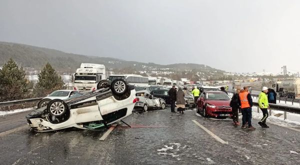 TEM'de kaza: 12 araç çarpıştı