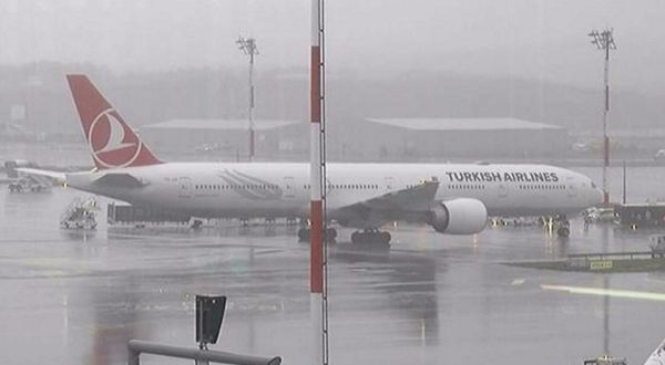 THY'de hava şartları nedeniyle 49 uçuş iptal edildi