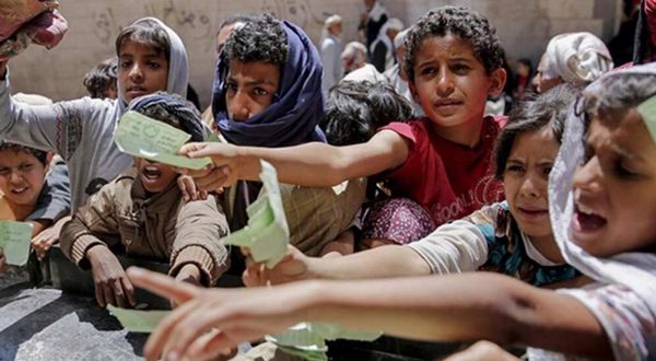 BM: Yemenliler, ağaç yaprakları yiyerek hayatta kalmaya çalışıyor