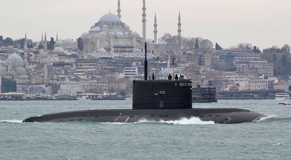 Rus saldırı tipi denizaltı Boğazdan geçti