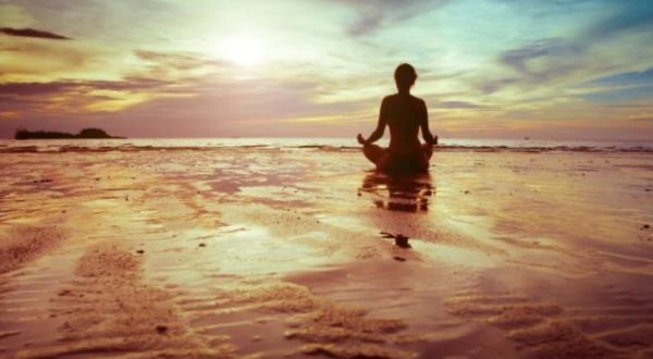 Sahilde meditasyon yapanlar dalgalara kapıldı: 10 ölü