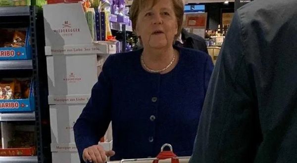 'Merkel'in markette cüzdanı çalındı'