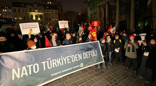 TKP'den eylem: NATO Türkiye'den defol!