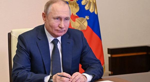Putin, doğal gazın rubleyle satılması kararnamesini imzaladı