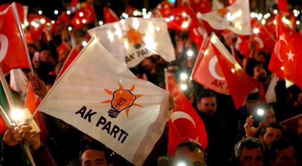Kulis: Bazı AKP'li isimler istifayı düşünüyor