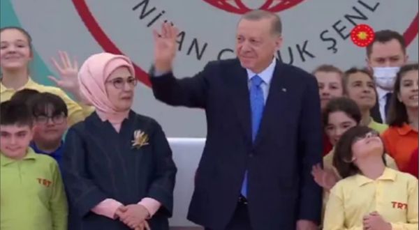 Cumhurbaşkanı Erdoğan'dan çocuklara: Yetki sahibi olunca sakın ola kirlenmeyin