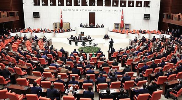 "Türkçeleştirilen Kürtçe şarkılar" Meclis gündeminde