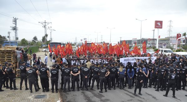 Adana’da İncirlik’e yürümek isteyen TKP’ye polis izin vermedi