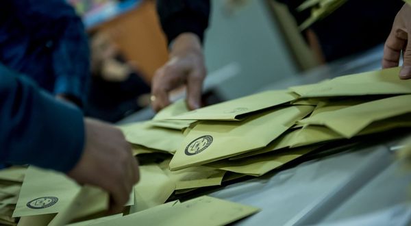 Sonar'dan son seçim anketi: İYİ Parti kritik eşiği zorluyor, CHP'yle birlikte AKP ve MHP'yi geçiyorlar