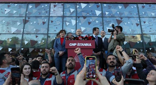 CHP MYK, İstanbul'da olağanüstü toplandı