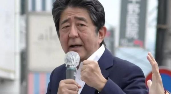 Suikasta uğrayan eski Japonya Başbakanı Abe hayatını kaybetti