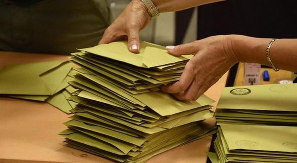 Son seçim anketi: DEVA ve Gelecek'ten oy kayıyor, AK Parti 2 puan yükseldi