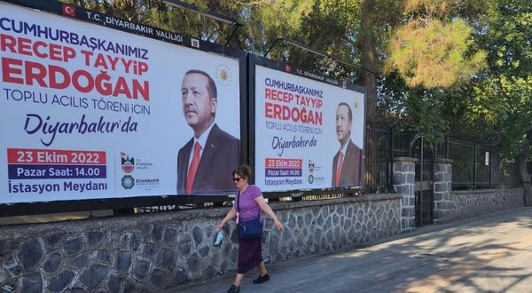 Diyarbakır Valiliği’nden vatandaşa gece yarısı Erdoğan mesajı