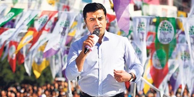Demirtaş: Gencecik bedenlerin toprağa düşmediği bir ülke yaratmak için HDP demek zorundayız