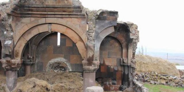 Kars'ta bin yıllık manastır samanlık, kilise ise ahır olarak kullanılıyor