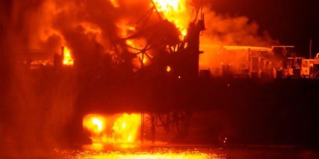 Azerbaycan petrol platformunda yangın çıktı, 32 işçi öldü