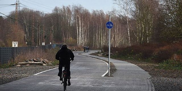 Almanya 100 km uzunluğundaki ilk bisiklet otobanını açıyor